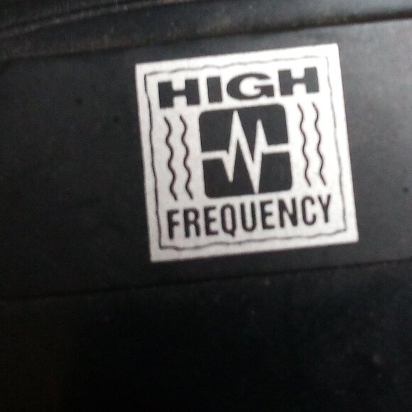 High Frequency Game Control Pad (2) + Sega Saturn Box - Picture 6 of 6